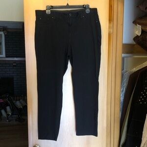 Chico’s Classic Black Straight-Leg Pants size 2.5 short